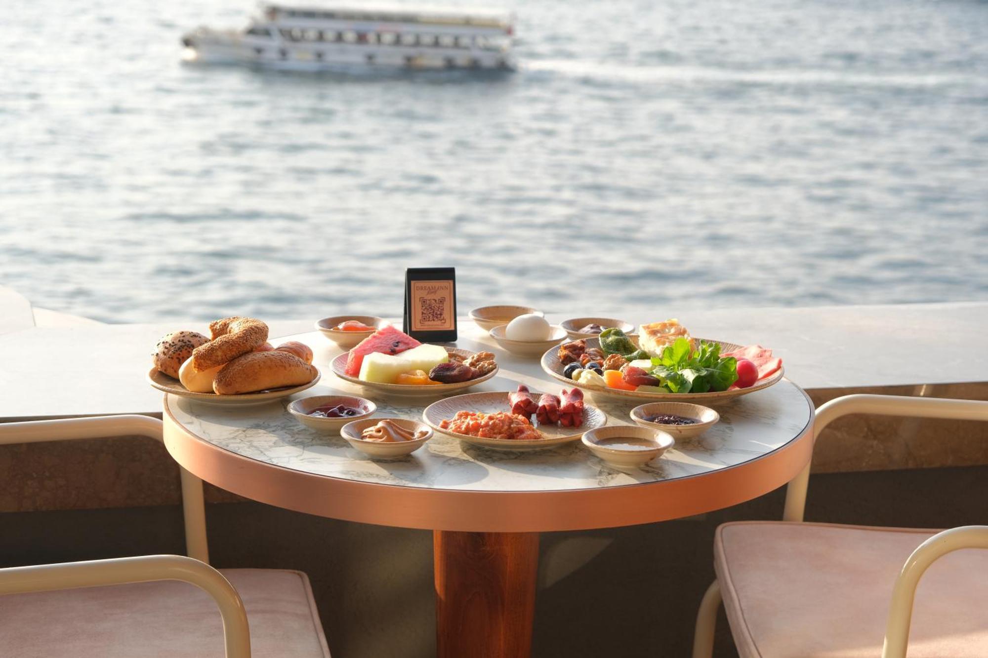 Dream Inn Karakoey Bosphorus Стамбул Екстер'єр фото